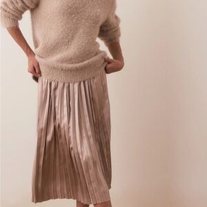 NWT Marine Layer Chelsea Pleated Midi Skirt in Champagne - Size S